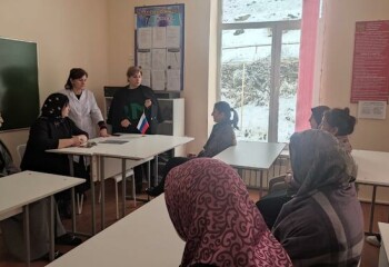Врачи ЦРБ рассказали о полиомиелите родителям.